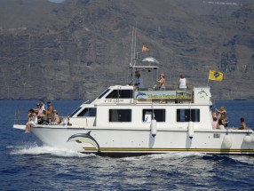 BARCOS MARITIMA ACANTILADOS GIGANTES