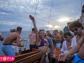 UTOPIA PISCINA + FIESTA EN BARCO